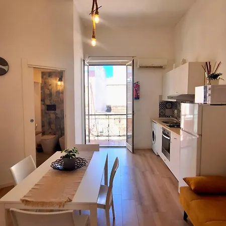 Mazzini House Apartmán *