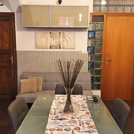 Mazzini House Apartmán *